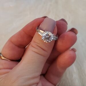 Sparkly 🌟 Crystal & Silver Women's Ring /Round Cut & Emerald Cut